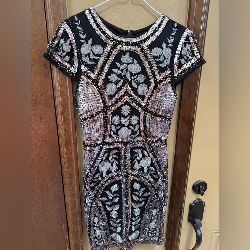 Lulus size small Embroidered Sequin Black Floral Cocktail Dress great shape